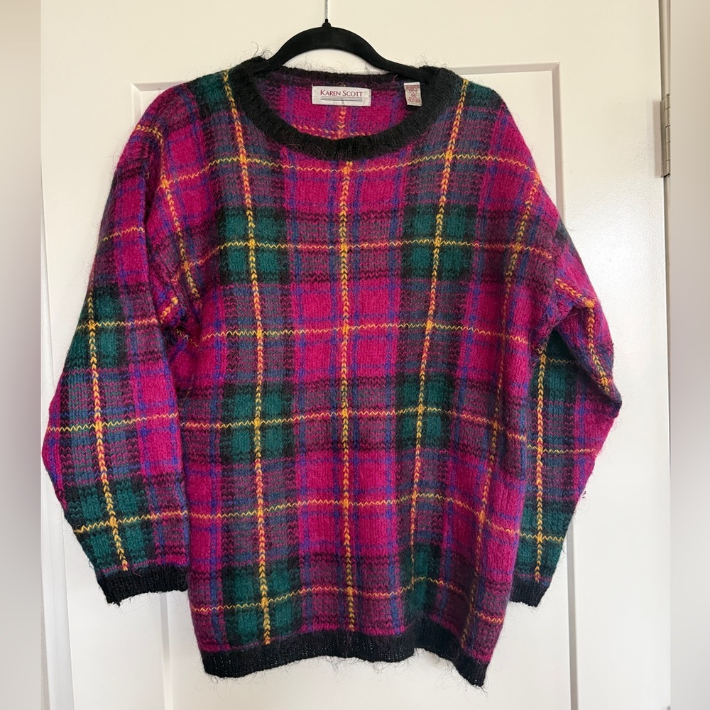 🤓SOLD🤓 Karen Scott Mohair plaid Pink and green crewneck sweater